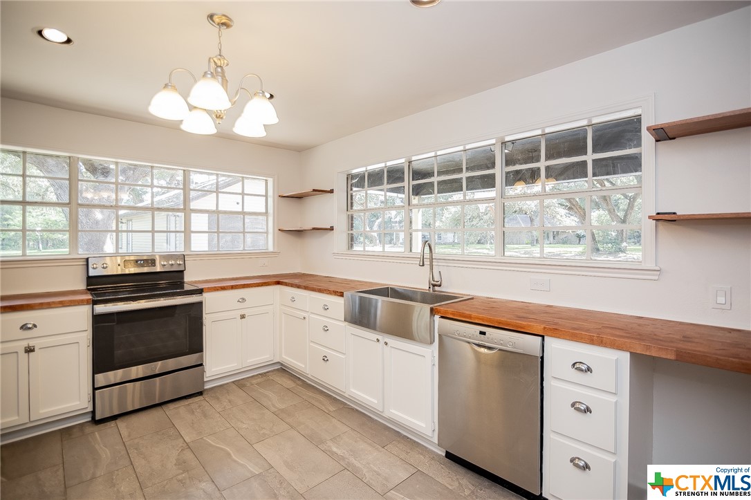 1107 Live Oak Drive