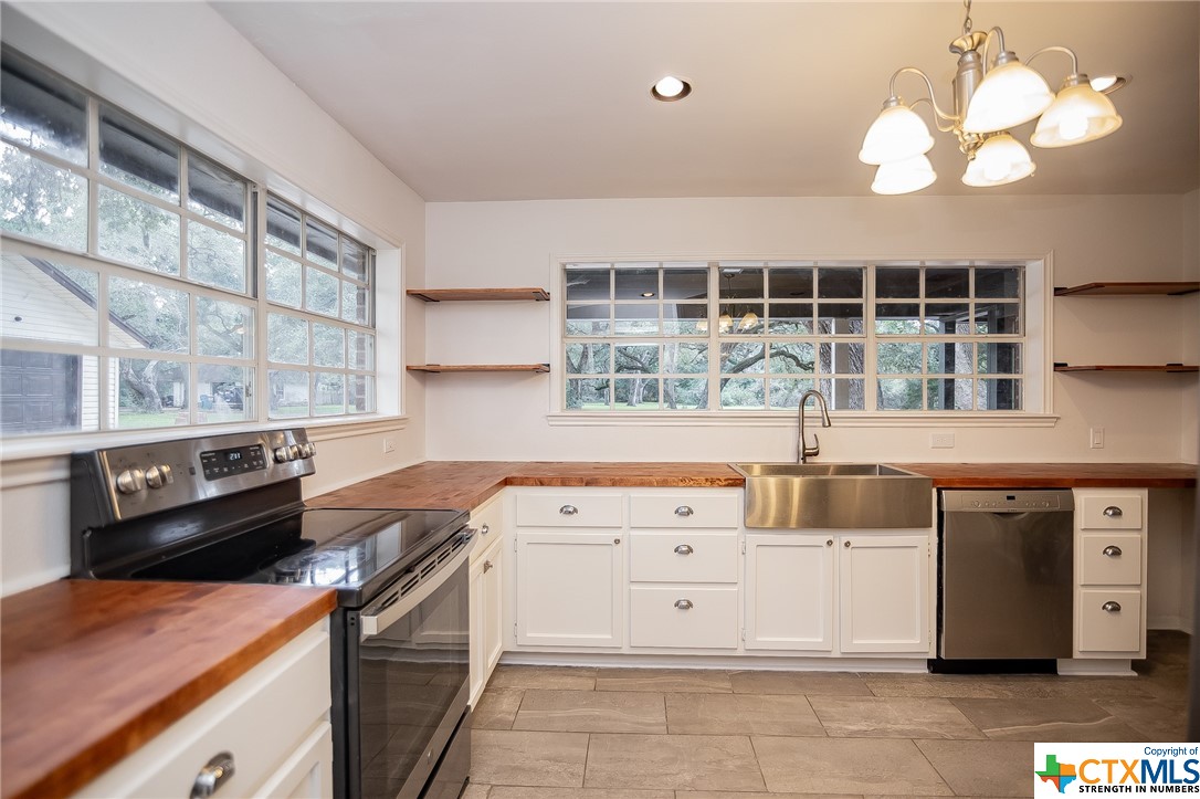 1107 Live Oak Drive