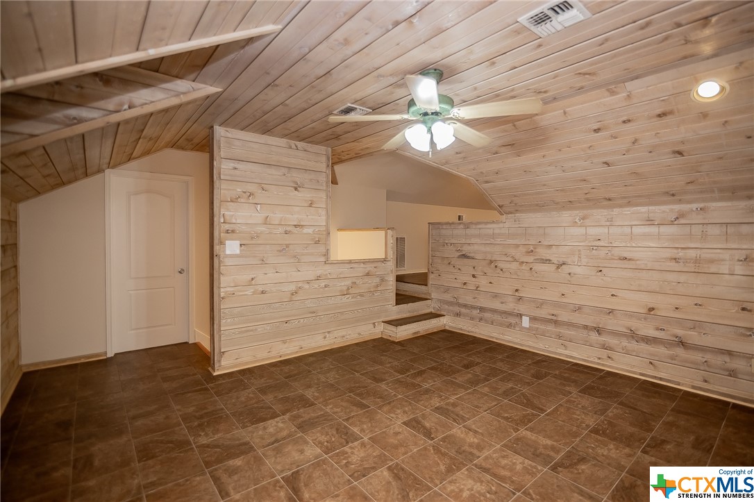 1107 Live Oak Drive