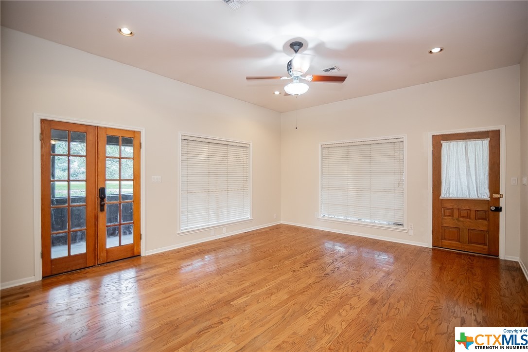 1107 Live Oak Drive