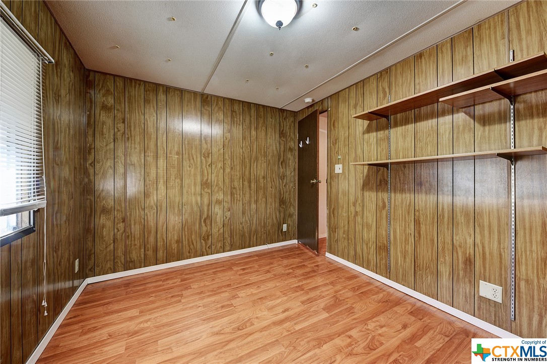 1506 Honeysuckle Lane