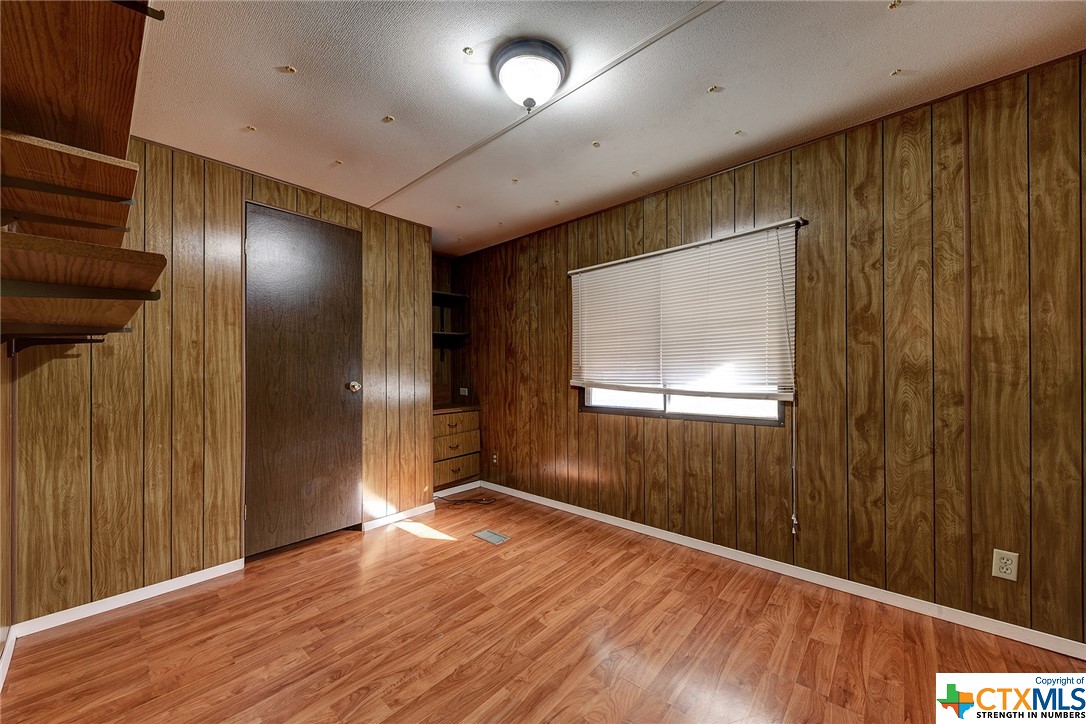 1506 Honeysuckle Lane