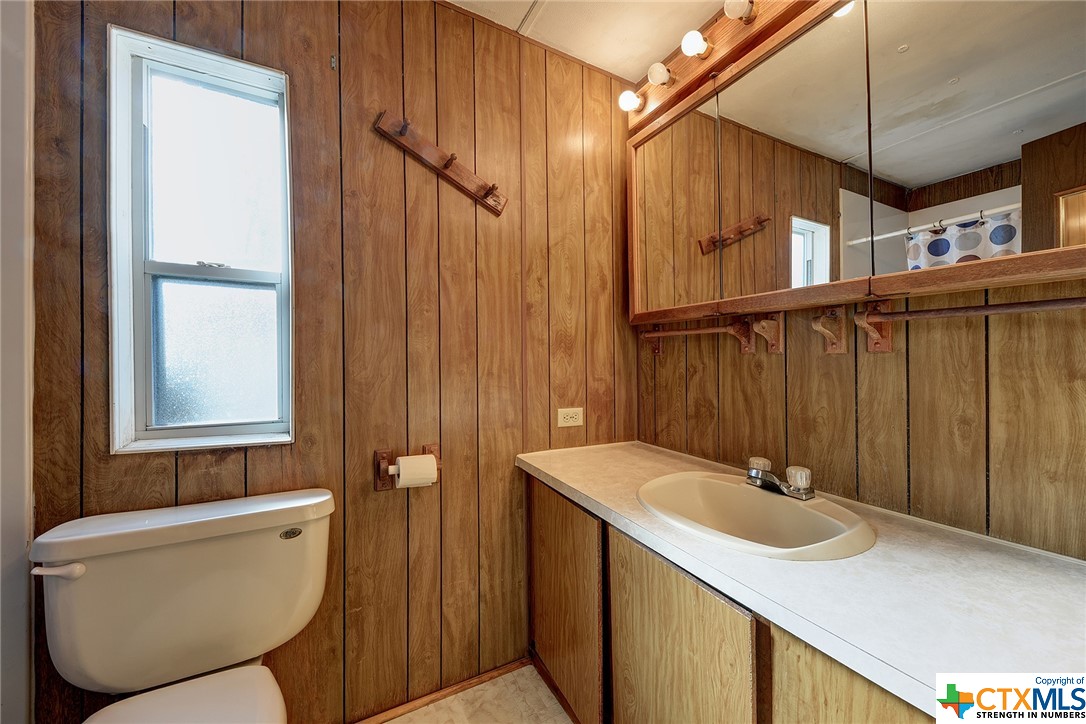 1506 Honeysuckle Lane