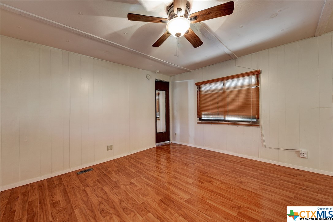 1506 Honeysuckle Lane