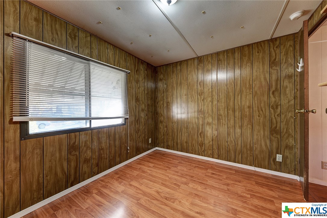 1506 Honeysuckle Lane