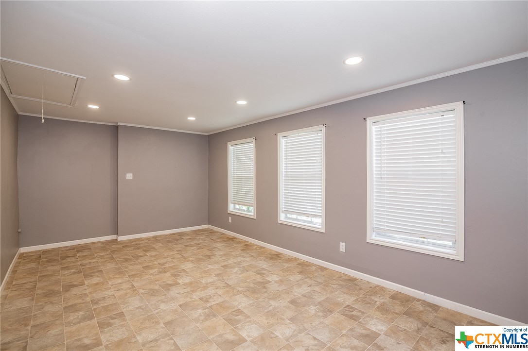 2107 E Anaqua Avenue
