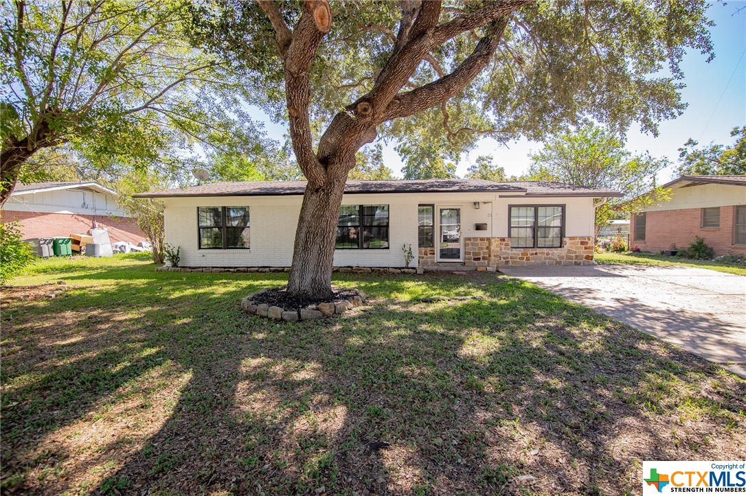 2107 E Anaqua Avenue