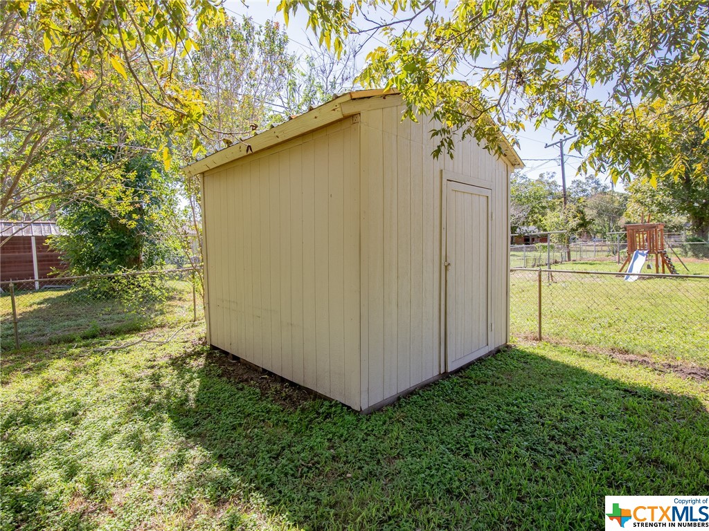 2107 E Anaqua Avenue