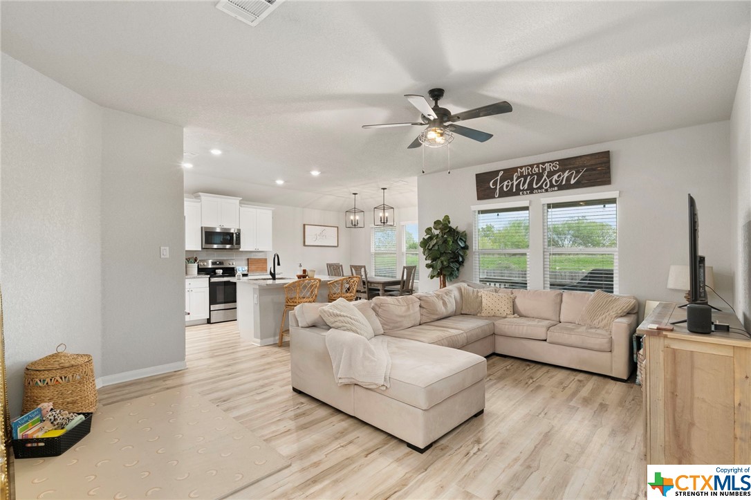 1161 Havens Cross