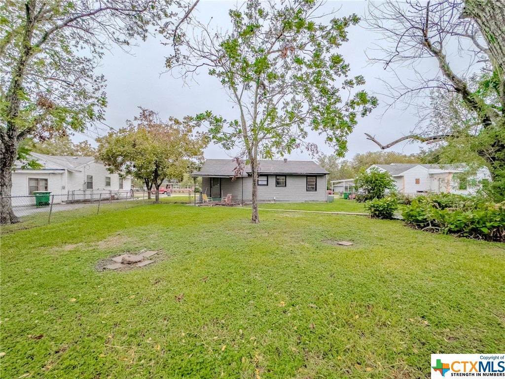 905 E Rosebud Avenue