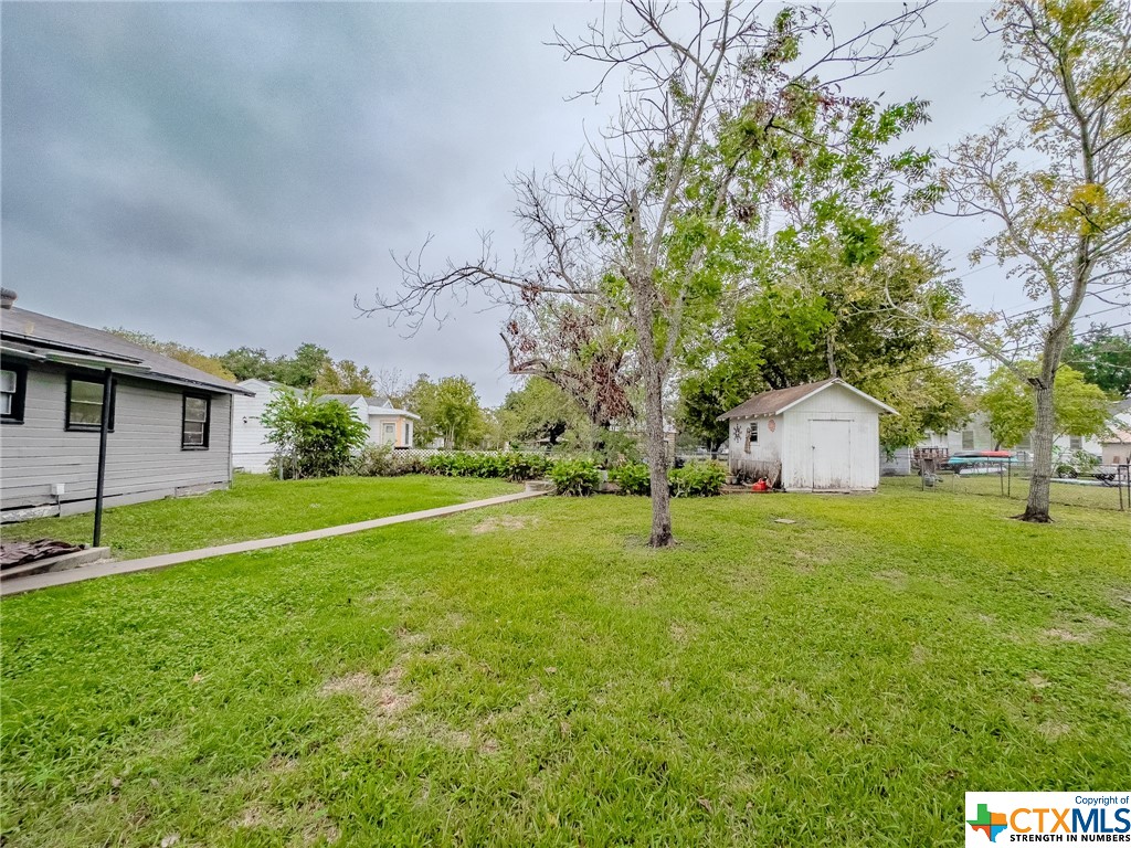 905 E Rosebud Avenue