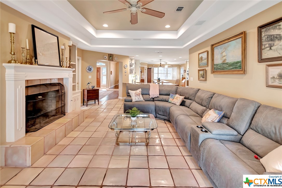 404 Woodlands Lane