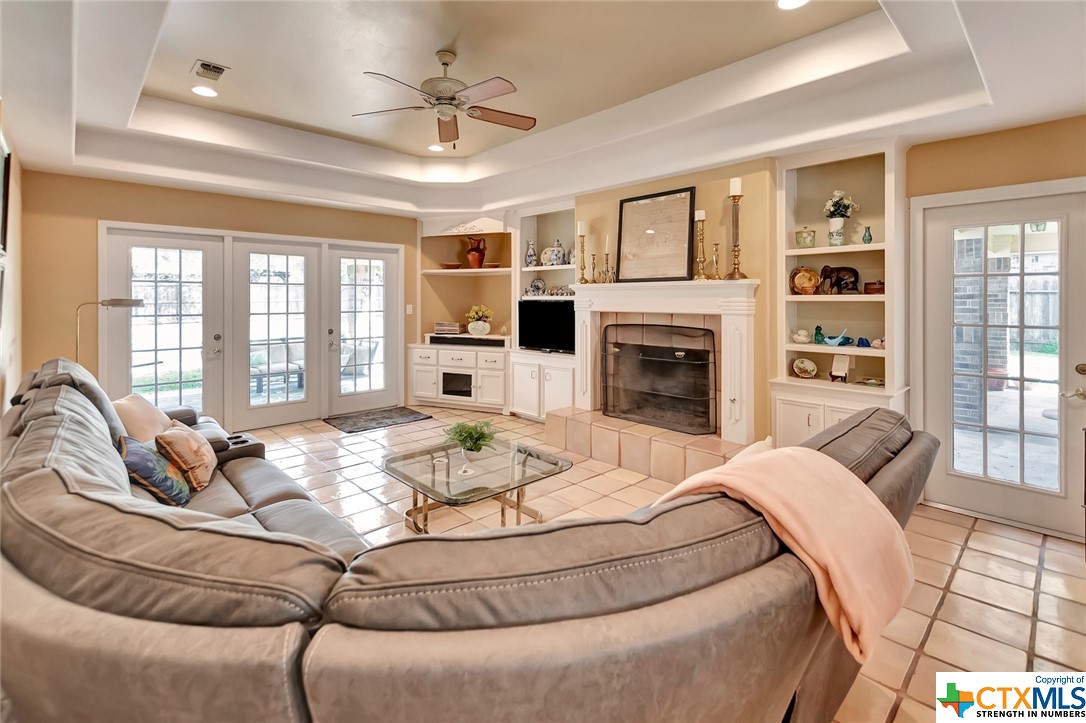 404 Woodlands Lane