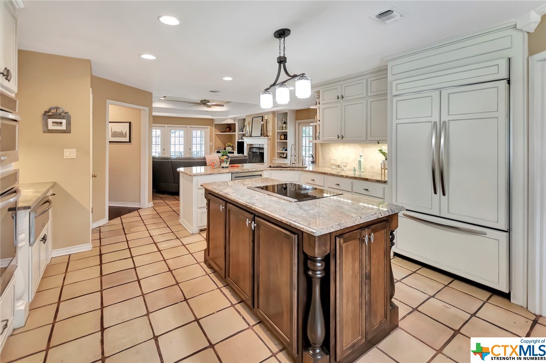 404 Woodlands Lane