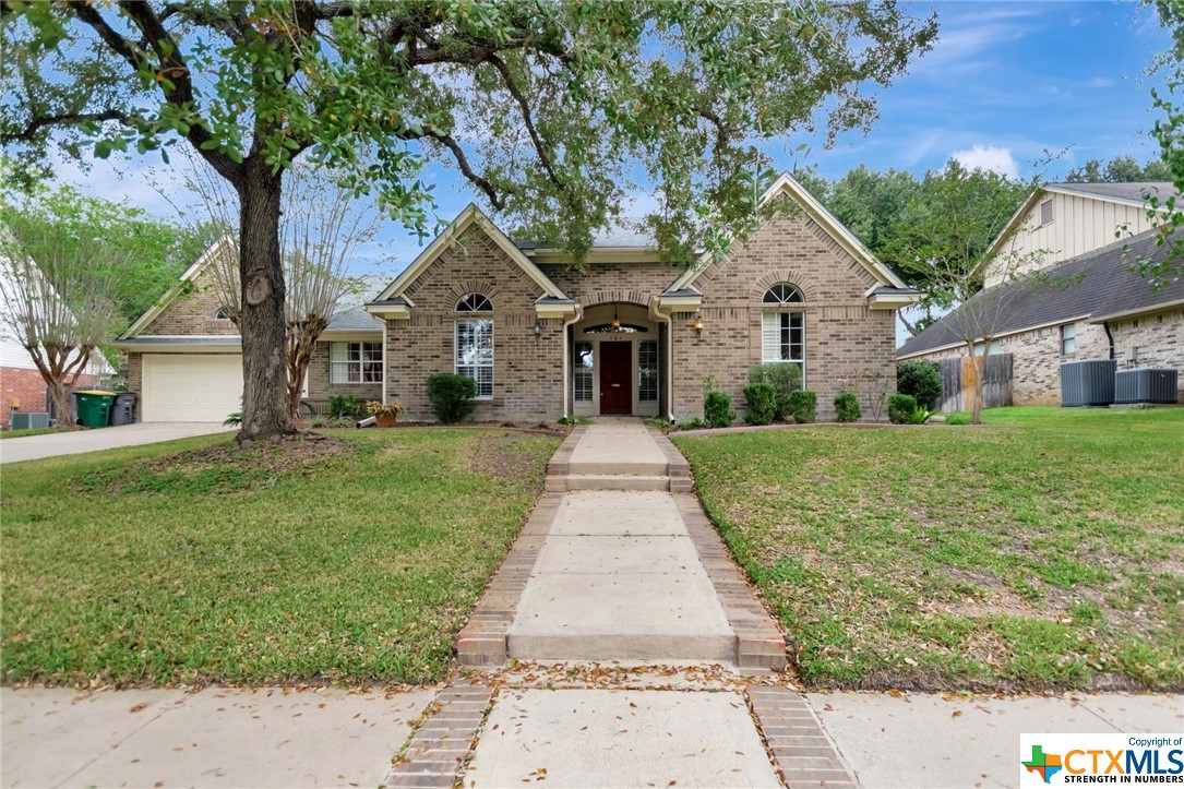 404 Woodlands Lane