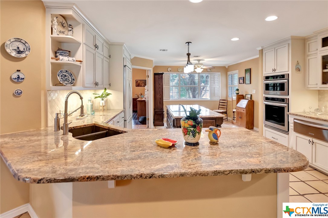 404 Woodlands Lane
