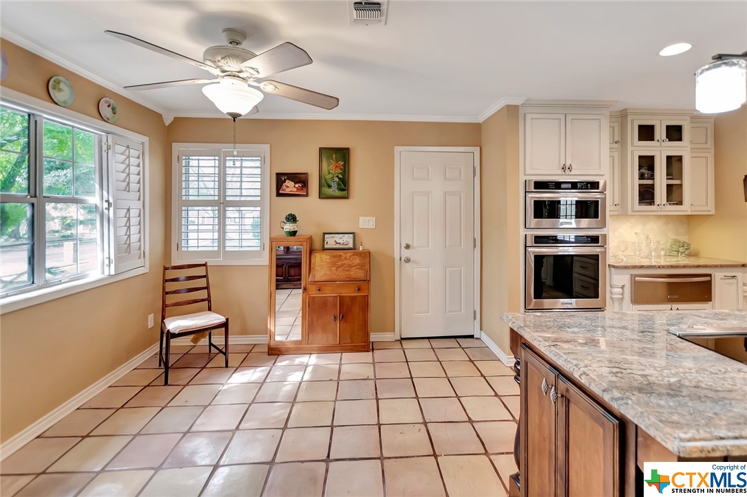 404 Woodlands Lane
