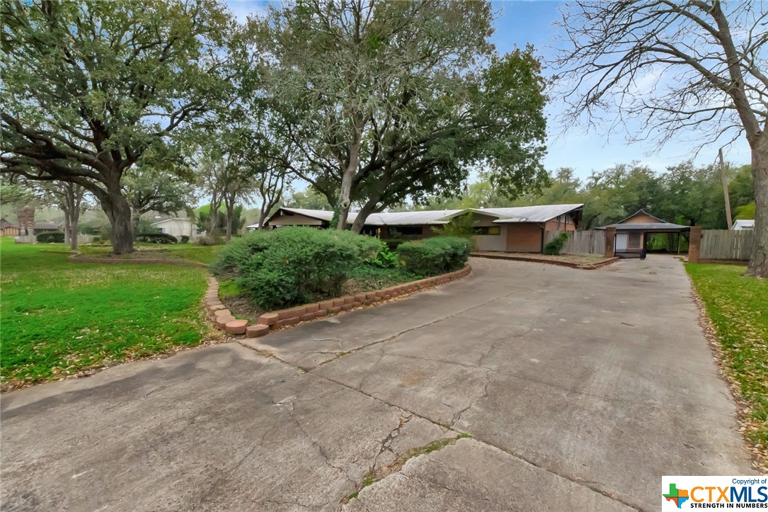 545 Brookhollow Drive