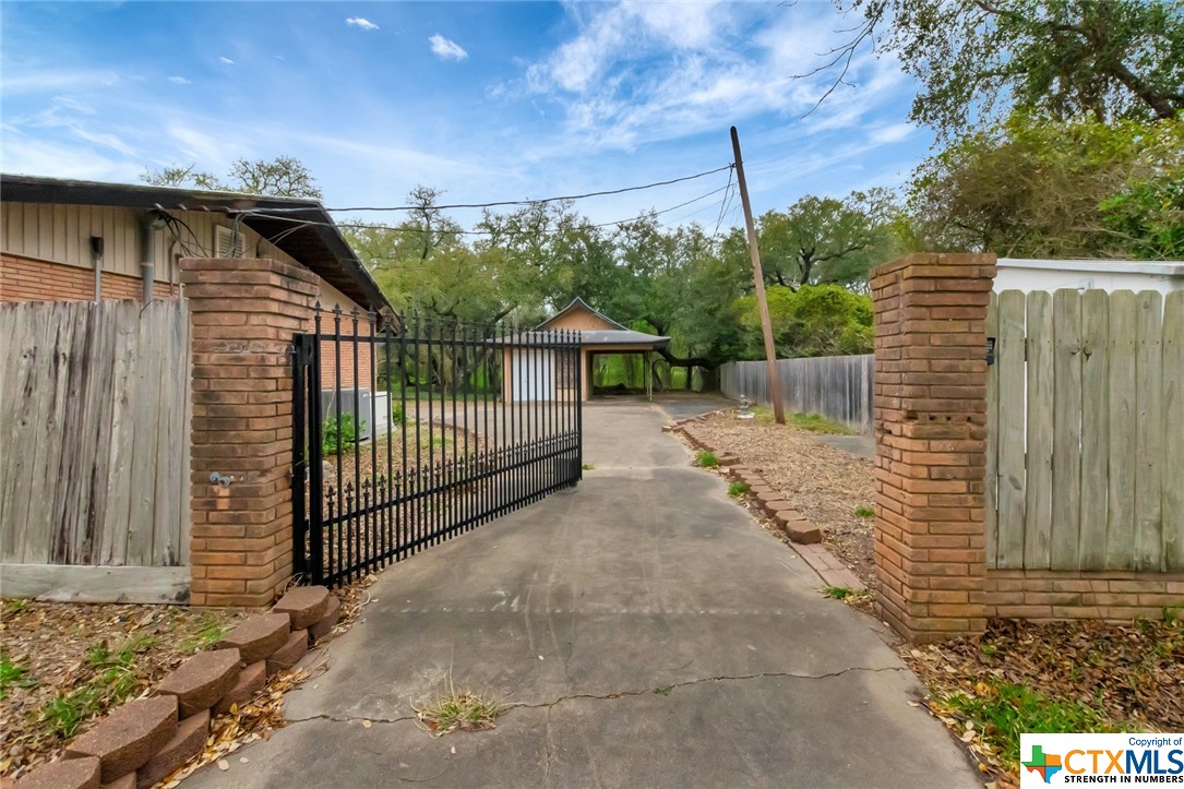 545 Brookhollow Drive