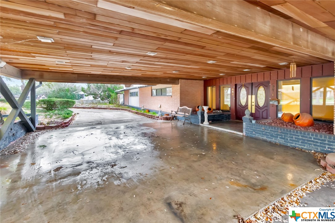 545 Brookhollow Drive
