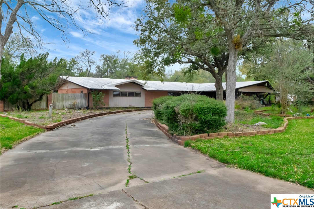 545 Brookhollow Drive