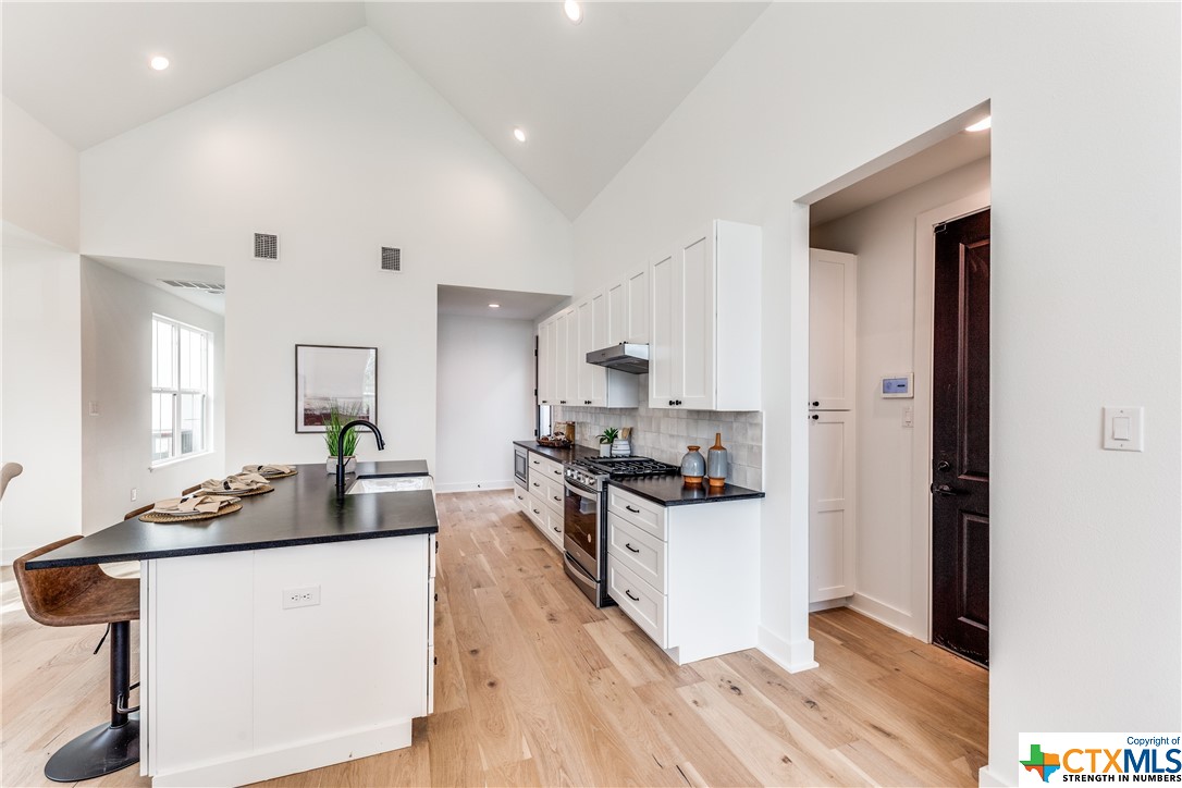 419 Alexander Avenue