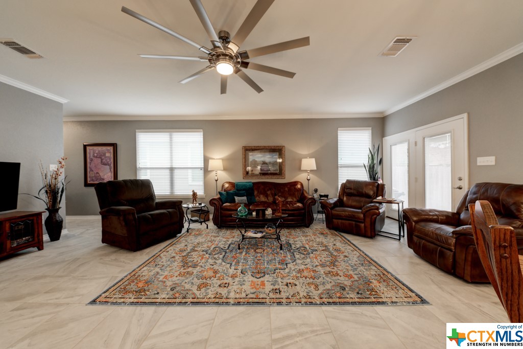 2070 Shire Meadows