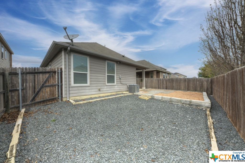 2070 Shire Meadows