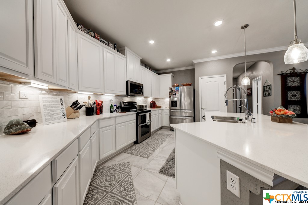 2070 Shire Meadows