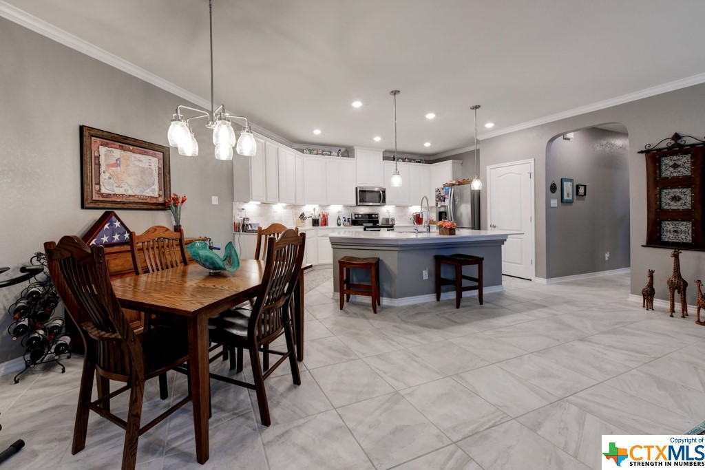 2070 Shire Meadows