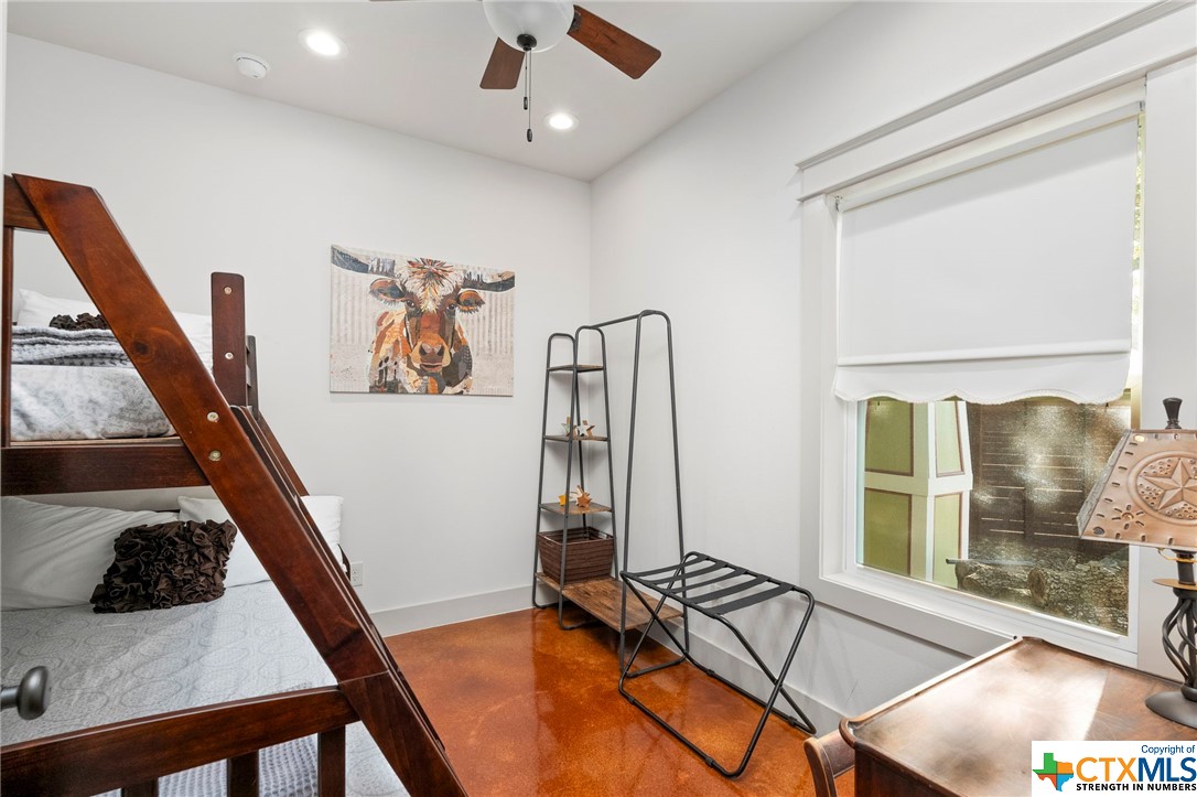 3033 Ridge Crossing
