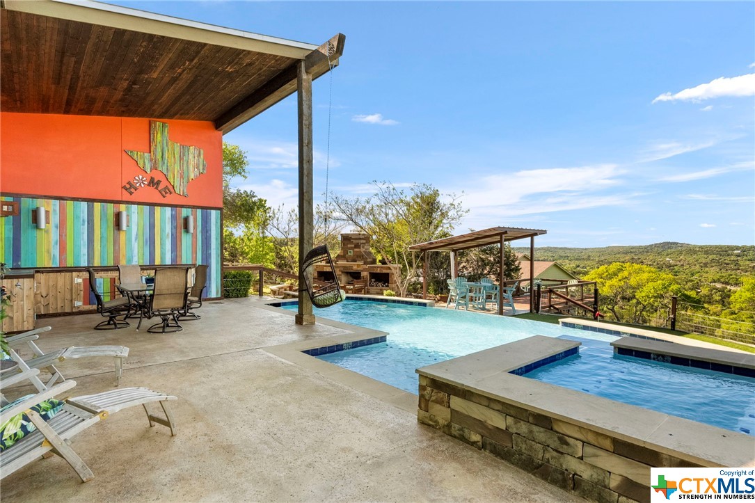 3033 Ridge Crossing