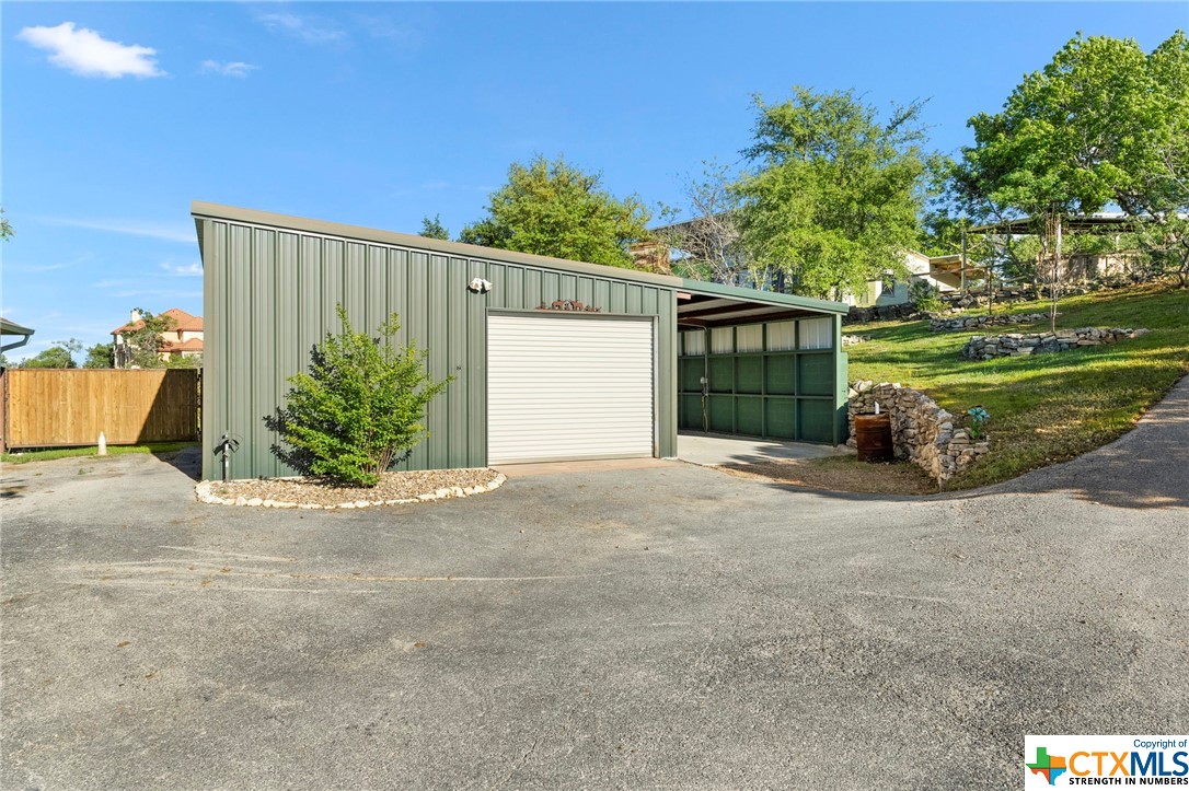 3033 Ridge Crossing