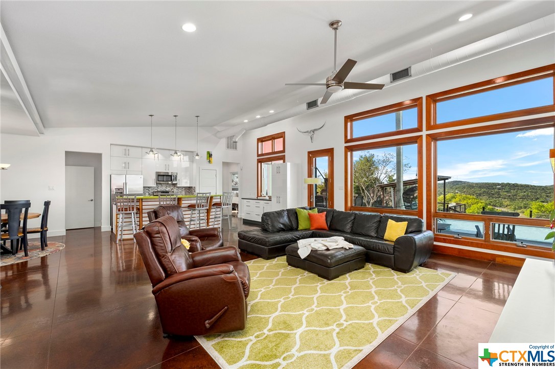 3033 Ridge Crossing