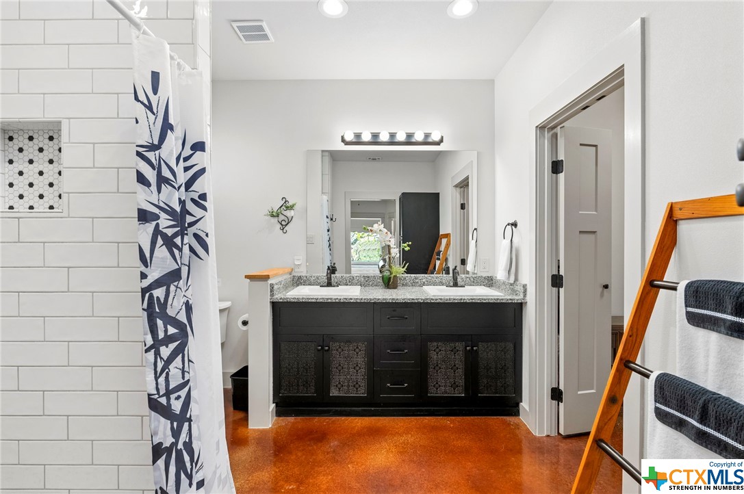 3033 Ridge Crossing