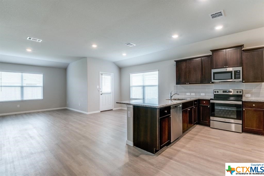 2712 Seneca Court