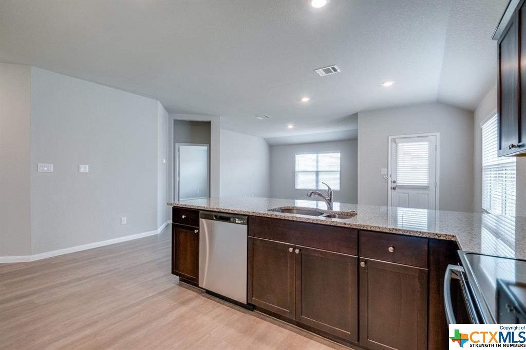 2712 Seneca Court