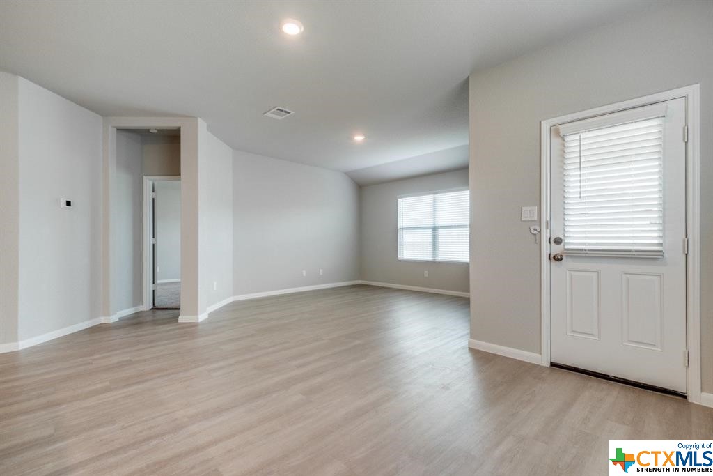 2712 Seneca Court