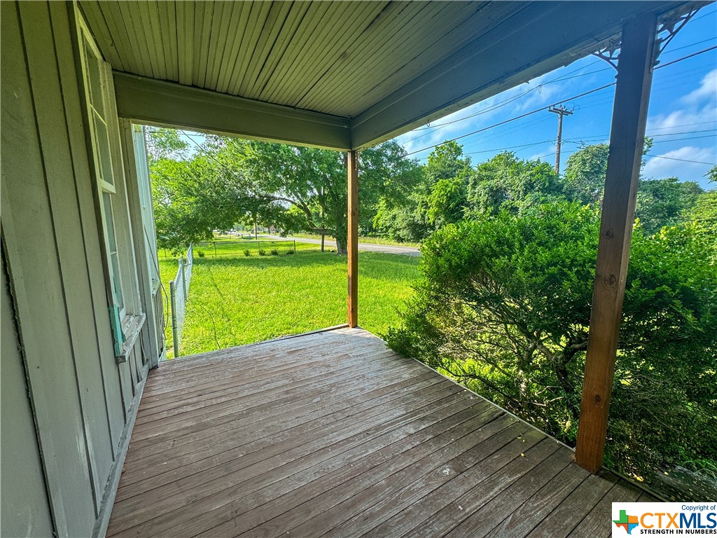 715 E Courthouse Street