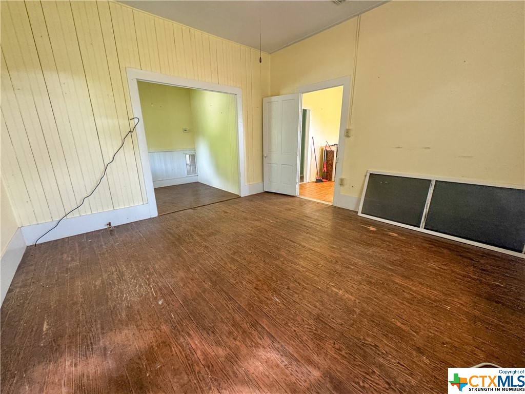 715 E Courthouse Street