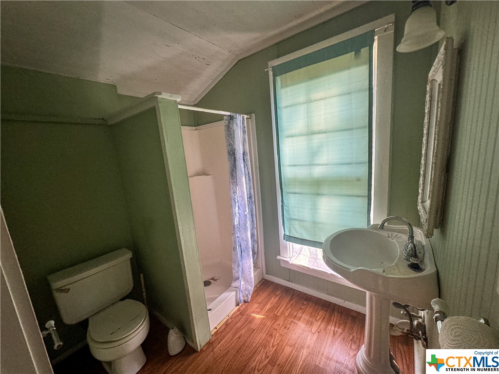 715 E Courthouse Street