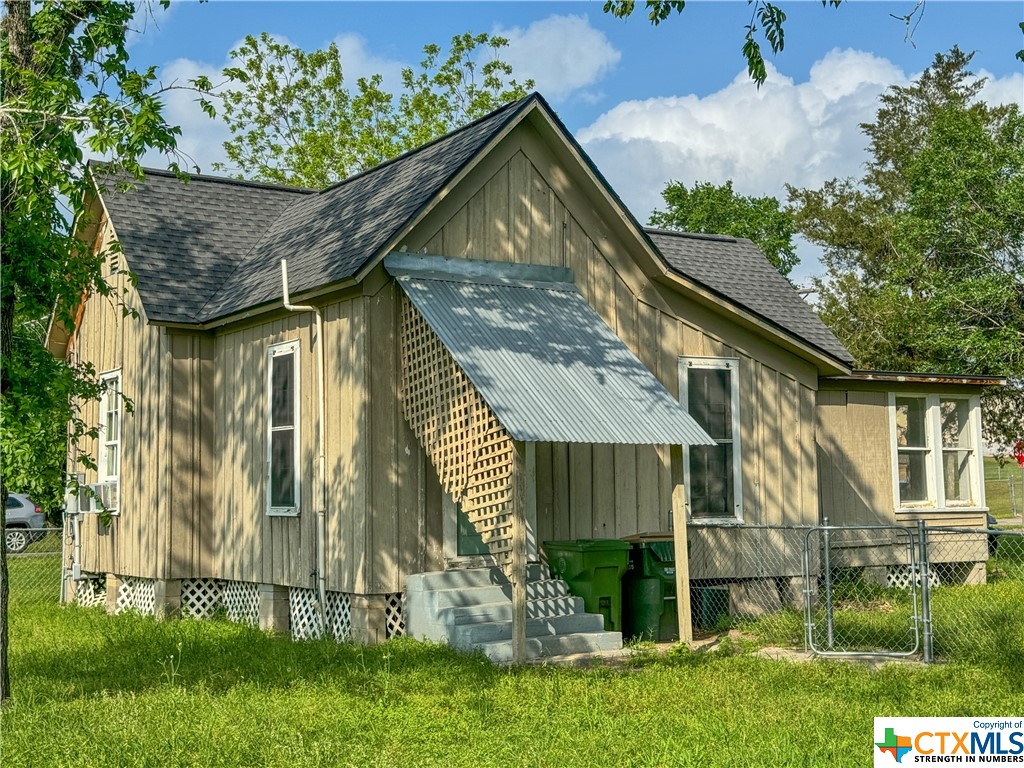 715 E Courthouse Street