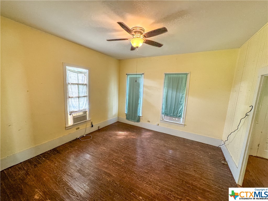 715 E Courthouse Street