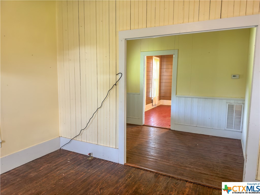 715 E Courthouse Street