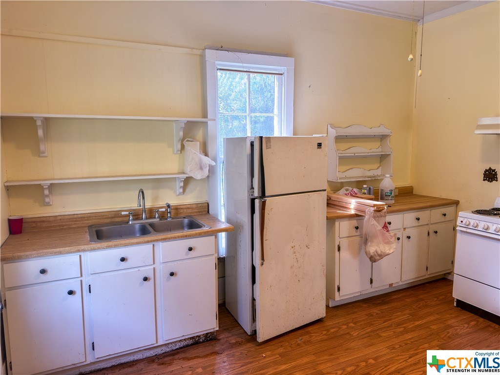 715 E Courthouse Street