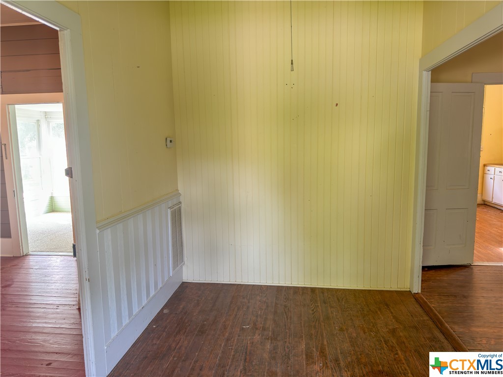 715 E Courthouse Street