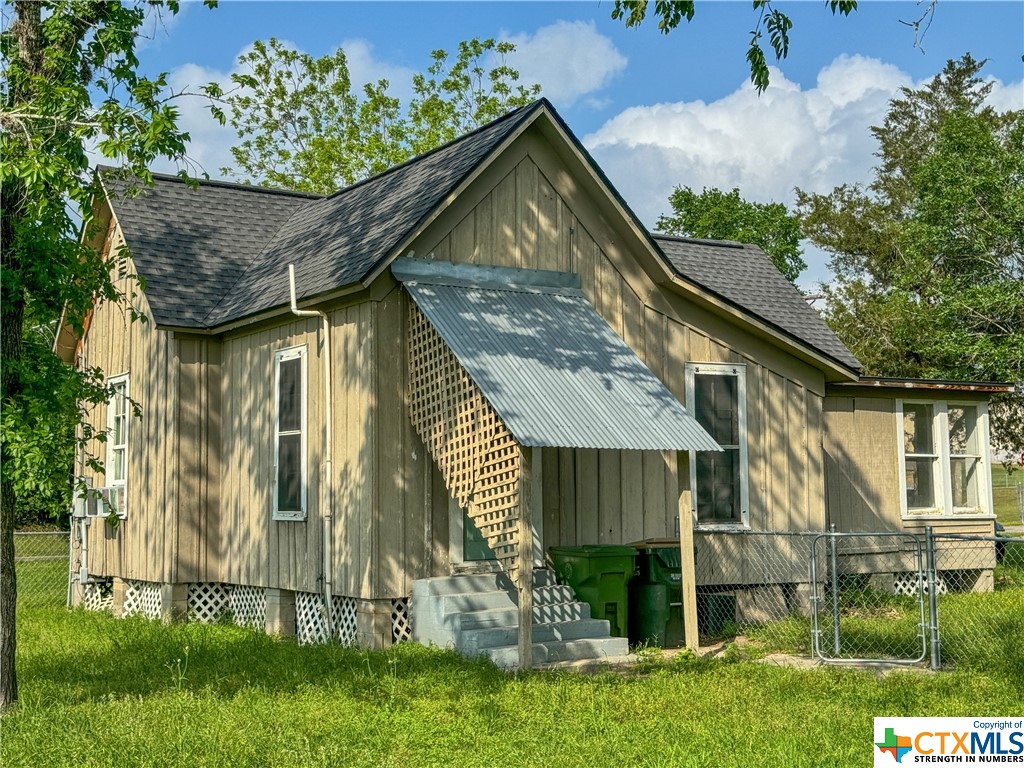 715 E Courthouse Street