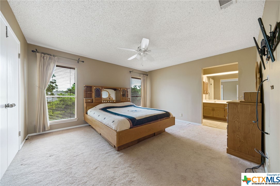 5462 Circle Oak Drive
