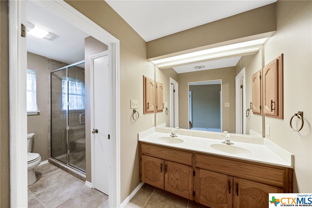 5462 Circle Oak Drive