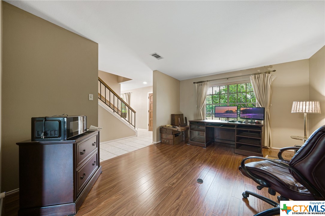 5462 Circle Oak Drive